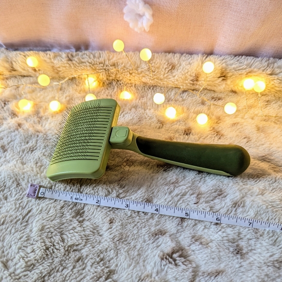 Retractable Dog Brush - Picture 11 of 14